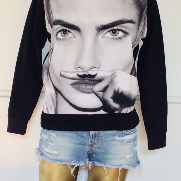 LAST ONE! ELEVEN PARIS NWOT Cara Delavingne SWEATSHIRT Small - Picture 12 of 16